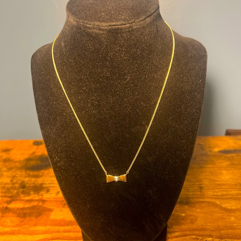 NWOT Henri Bendel Gold Bow Necklace